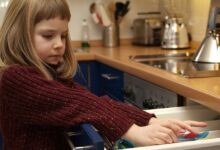 صورة دراسة: مشاركة الأطفال في الأعمال المنزلية قد يجعلهم أكثر ذكاء