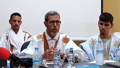 صورة بلدية عرفات ومركز مبدأ ينظمان طاولة مستديرة حول أدوات التنمية المحلية
