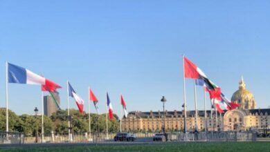 صورة باريس تتزين بأعلام الإمارات.. احتفاء بزيارة محمد بن زايد التاريخية