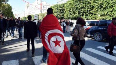 صورة التونسيون يصوتون على مشروع دستور جديد
