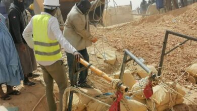 صورة الفرق الفنية التابعة لمعاد موريتانيا تواصل اعمال الصيانة بمجهر اصبيبرات