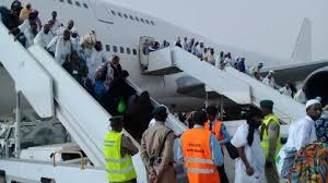 صورة عودة الفوج الأول من حجاج موريتانيا إلى ارض الوطن بعد أداء مناسك الحج
