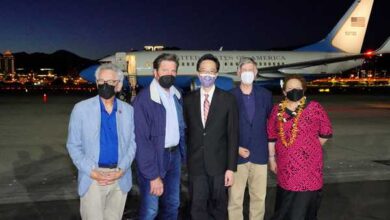 صورة بعد بيلوسي.. وصول وفد من الكونجرس الأميركي إلى تايوان