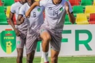 صورة مدرب المنتخب الوطني يستدعي لاعب كينج نواكشوط لتعويض غياب ولد الشيخ الولي
