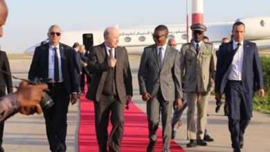 صورة الوزير الأول الجزائري في نواكشوط رفقة عدد من الوزراء ورجال الأعمال