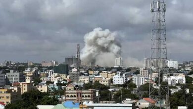 صورة أكثر من 100 قتيل و300 جريح في انفجار سيارتين في مقديشو