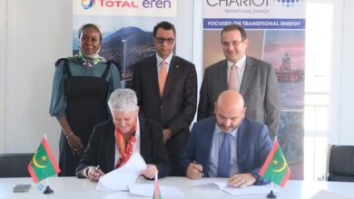 صورة موريتانيا توقع عقد شراكة لتطوير مشروع نور لإنتاج الهيدروجين الأخضر