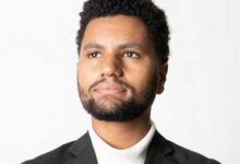 صورة أول مرشح من الجيل “زد” يفوز بمقعد في الكونغرس