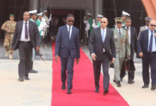 صورة رئيس الجمهورية يغادر نواكشوط متوجها إلى النيجر