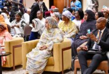 صورة السيدة الأولى :الفجوة الرقمية تمنع ملايين النساء من الوصول إلى التعليم والوظائف والخدمات