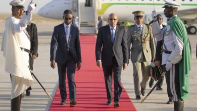 صورة بعد مشاركته في قمة “لّمِ الشمل”..رئيس الجمهورية يعود إلى نواكشوط