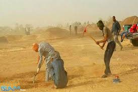 صورة توقيف عشرات السودانيين المنقبين عن الذهب شمال البلاد