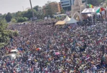 صورة مظاهرة “مليونية” في مالي احتجاجا على تصريحات مسيئة للإسلام