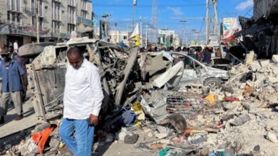 صورة قتلى وجرحى بتفجير انتحاري استهدف معسكرا للجيش الصومالي