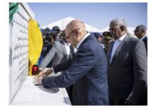 صورة بعد محطة بولنورا…الرئيس يختتم زيارته لنواذيبو ويعود إلى العاصمة نواكشوط