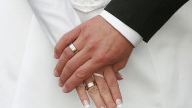 صورة الحاجة سندس”.. أول تونسية تعلن الزواج من رجلين والزفاف في ديسمبر