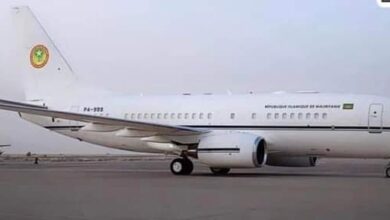 صورة وصول الطائرة الرئاسية التي اثارت صفقة شرائها نقاشا على مواقع التواصل الاجتماعي