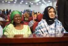 صورة السيدة الأولى تشرف على فعاليات مكونة المرأة ضمن المهرجان الدولي للسوننكي