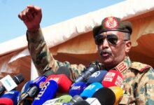 صورة البرهان: سنبني جيشاً في السودان لا يتدخل بالسياسة