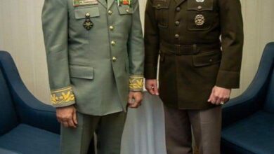 صورة قائد القوات الخاصة اللواء محمد الشيخ بيده يلتقي نظيره الأمريكي