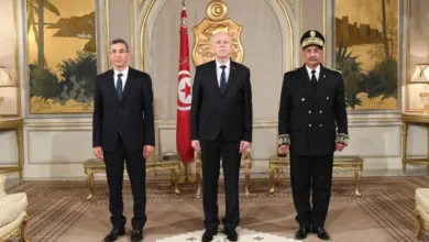 صورة الرئيس التونسي يقيل وزير الداخلية ويعين محافظ العاصمة خلفا له