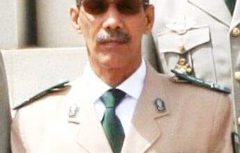 صورة الجنرال المتقاعد أحمد ولد بكرن يدلي بشهادته في ملف بيع اراضي مدرسة الشرطة…