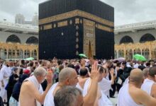 صورة الآلاف من مسلمي العالم يحلون بأطهر بقاع الأرض “مكة المكرمة” لأداء مناسك العمرة(تقرير مصور)