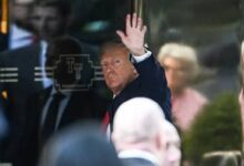 صورة ترامب يغادر المحكمة الجنائية دون أن تفرض عليه أيّ شروط أو مراقبة قضائية