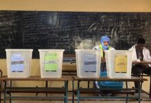 صورة الموريتانيون يتوجهون إلى مراكز الإقتراع في أول انتخابات في عهد الرئيس ولد الغزواني