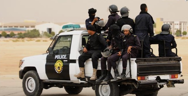 صورة الشرطة تعلن اعتقال متهم بالتورط في إحراق ثلاث سيارات بمقاطعة عرفات