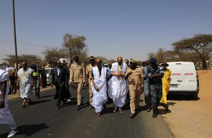 صورة وزير التنمية الحيوانية يتفقد مناطق عبور الأغنام الموريتانية المتجهة إلى السنغال