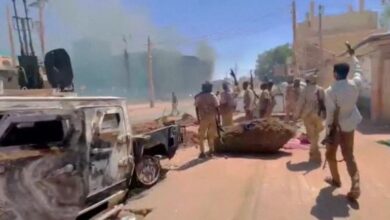صورة السودان.. معارك بالأسلحة الثقيلة وقصف جوي واشتباكات عنيفة في أنحاء العاصمة