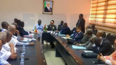 صورة اجتماع بين السلطات الموريتانية والسنغالية لبحث تموين الأسواق السنغالية بالأضاحي
