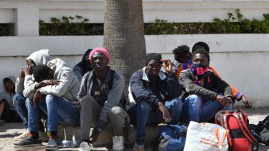 صورة ليبيا تنتشل 5 جثث لمهاجرين من أفريقيا قرب الحدود مع تونس