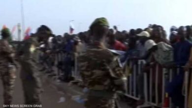 صورة النيجر.. الآلاف يدخلون في اعتصام مفتوح أمام القاعدة الفرنسية