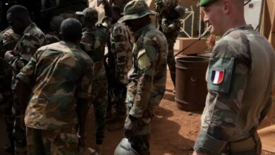 صورة فرنسا تعلن استئناف أنشطتها العسكرية وسط أفريقيا