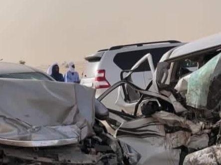 صورة سقوط قتلى وجرحى في حادث سير مروع على طريق نواكشوط-نواذيبو