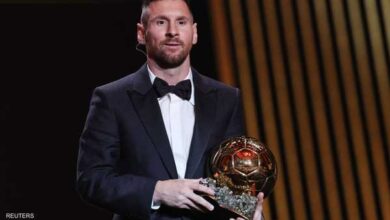 صورة ميسي يفوز بجائزة الكرة الذهبية لأفضل لاعب في العالم
