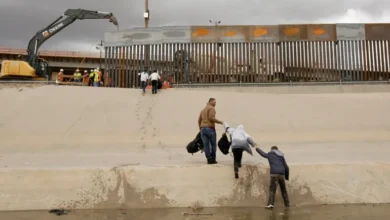 صورة بايدن يستأنف طرد المهاجرين غير النظاميين وبناء جدار حدودي