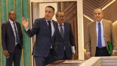 صورة سفير مصر يزور مرافق الاتحادية الموريتانية لكرة القدم