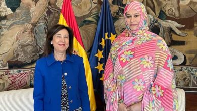 صورة اسبانيا: وزيرة الصحة تلتقي وزيرة الدفاع الإسبانية مارغريتا روبلز
