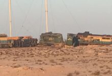 صورة انحراف قطار شحن تابع لسنيم وانقلاب عدد من العربات المحملة بخام الحديد