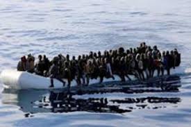 صورة وفاة مهاجرين غير نظامين بعد غرق زورقهم في المياه الموريتانية