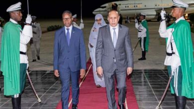 صورة الرئيس يعود إلى نواكشوط بعد زيارة للامارات استغرقت عدة أيام