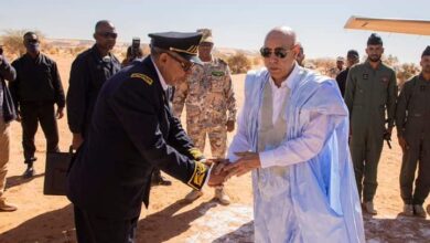صورة الرئيس يعود إلى نواكشوط بعد إطلاقه فعاليات مهرجان مدائن التراث بولاته