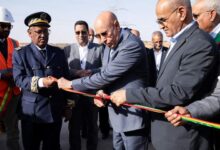 صورة الرئيس يدشن خطا كهربائيا عالي الجهد 225 ك ف بطول 204 كلم،