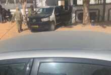 صورة الشرطة تطوق مقر حزب تكتل القوى الديمقراطية وتمنع الدخول والخروج