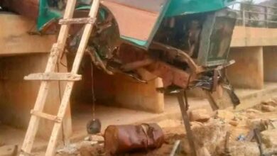 صورة وقوع حادث سير مروع قرب مدينة الغايرة ونجاة السائق ومساعده بأعجوبة