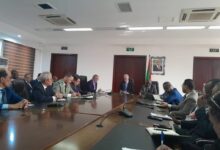 صورة وزير الاقتصاد والمالية يجتمع بطاقم ديوانه ويوجه تعليمات لتعزيز أداء القطاع