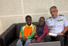 صورة خفر السواحل الموريتانية ينقذ طفلين من الموت المحقق